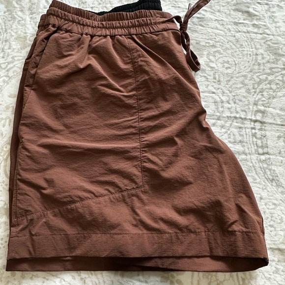 lululemon athletica Men's Athletic Shorts in Brown - Picture 4 of 9